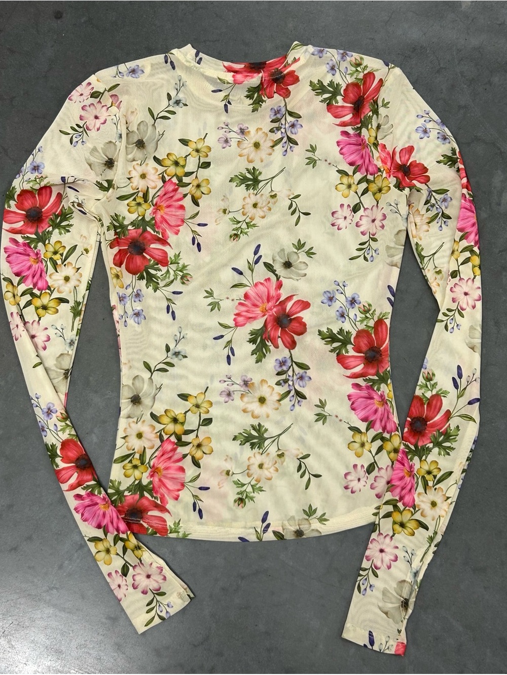 Avec Les Filles Cream Long-Sleeve Floral Top with Pink & Red Blooms